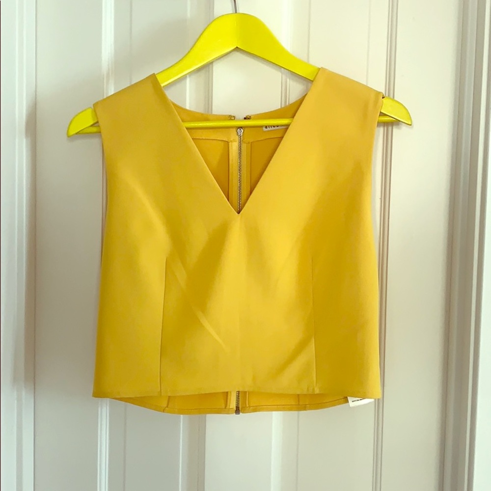 Very cute yellow Alice +Olivia crop top size M